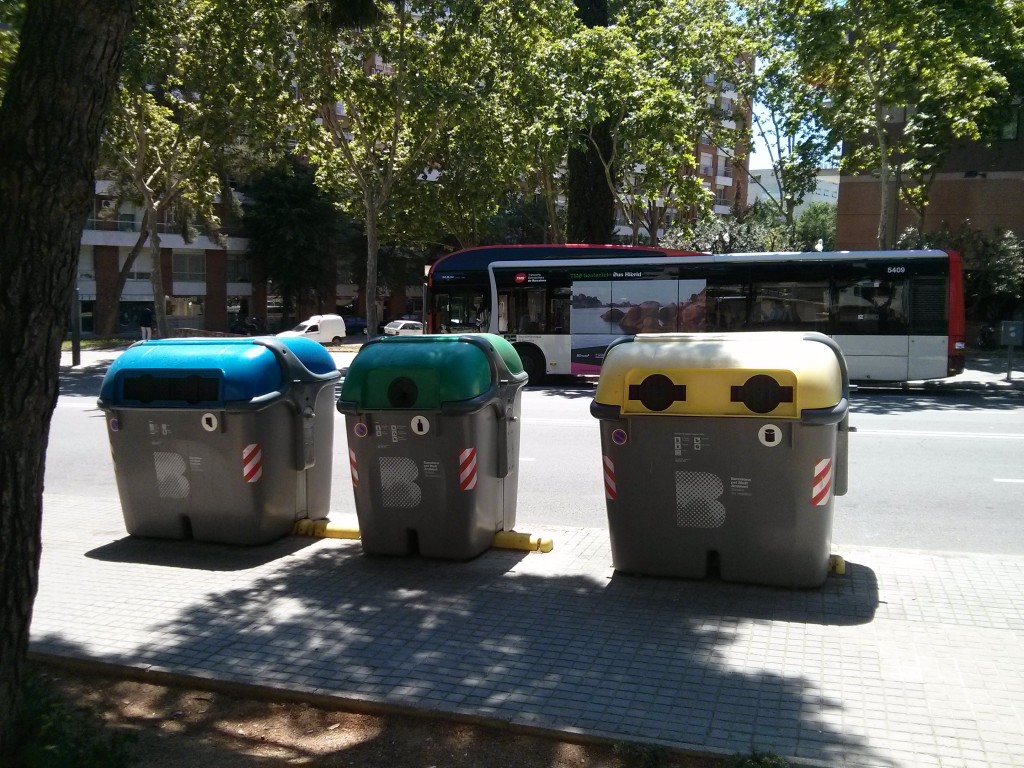 barcelona_recycle_bins