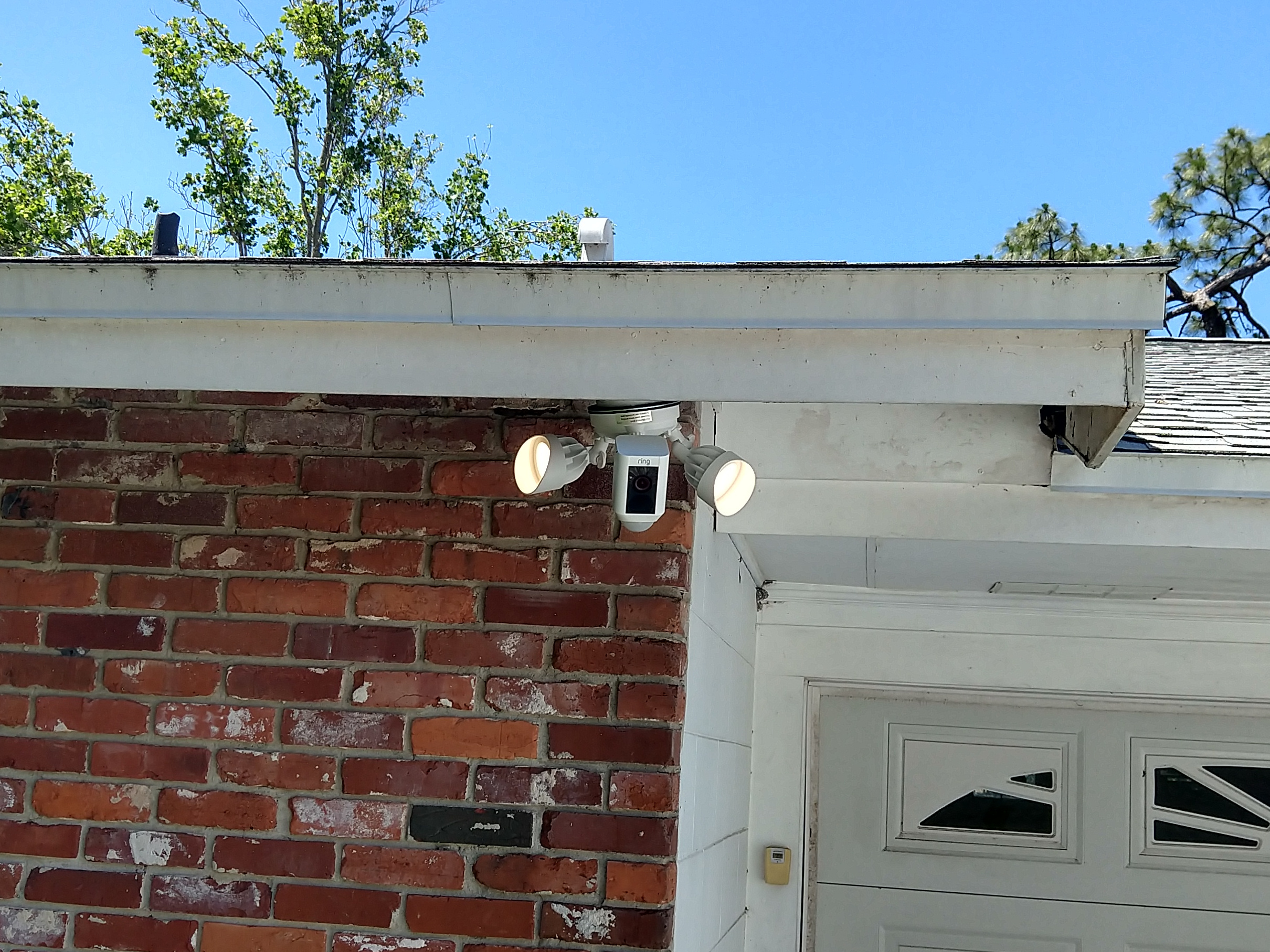Can Ring Floodlight Be Mounted Horizontally 