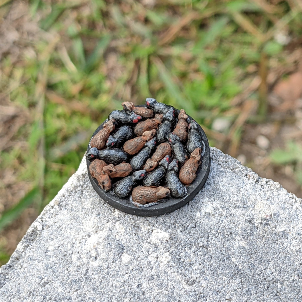 Painted rat swarm mini-fig